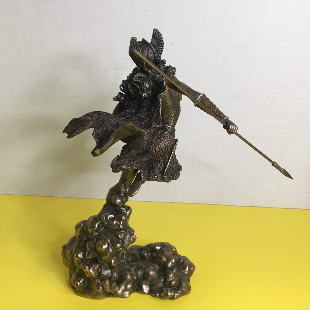 Statue Bronze Color - Picture 3 of 7